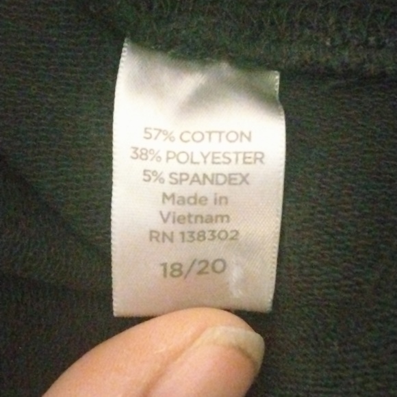 Black woman's plus capris 16/20 Avenue - Picture 4 of 5